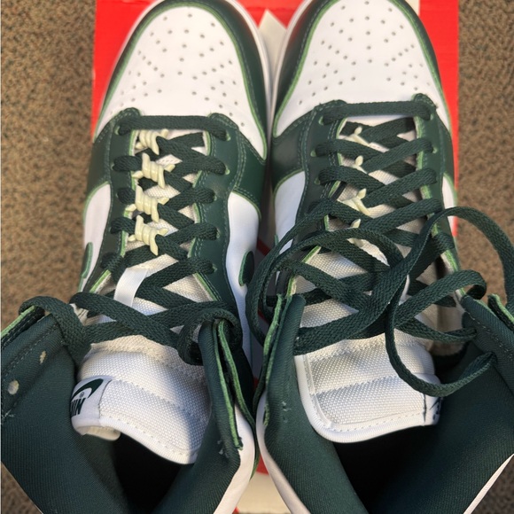Nike Dunk High SP Spartan Green and White Sneakers - Picture 2 of 7